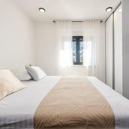 Ro&lu Zadarvillas Villa *